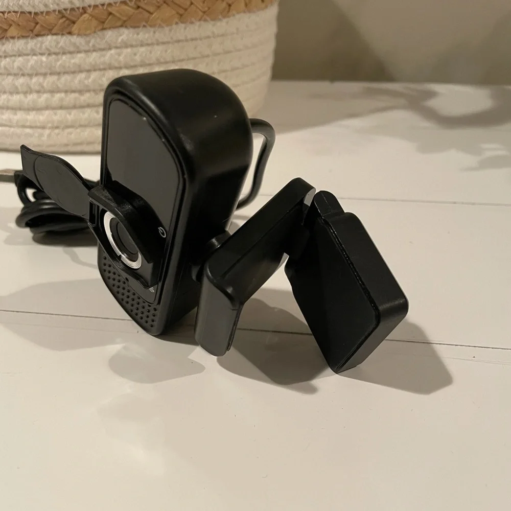 Web camera with usb plug and flip cover